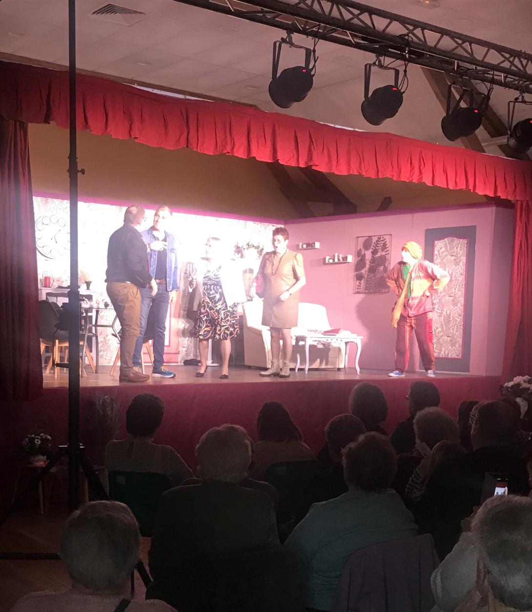 Pièce de théâtre à Cormes